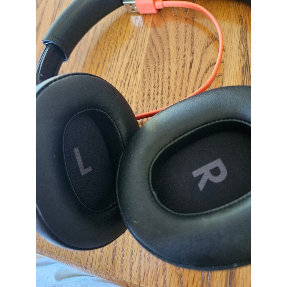 JBL 710BT Over Ear Wireless Bluetooth Headphones OS Black Foldable Paddedd - Picture 3 of 5